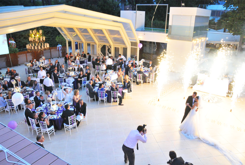 DynaDome | A wedding reception with a retractable enclosure.